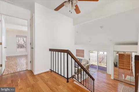Entry Way - 4104 Hamlin Ave, Chantilly, VA 20151 photo 2 of 3