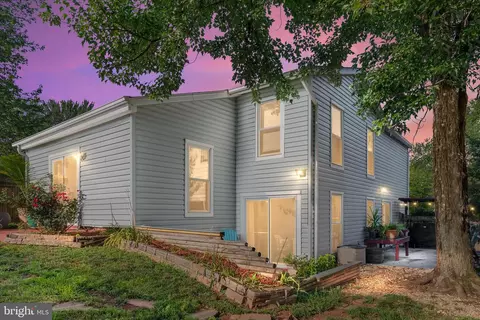 Exterior - 4104 Hamlin Ave, Chantilly, VA 20151 photo 16 of 16