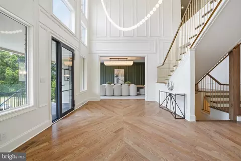Entry Way - 1917 Kenbar Ct, Mclean, VA 22101 photo 4 of 17