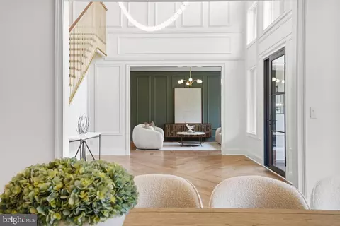 Entry Way - 1917 Kenbar Ct, Mclean, VA 22101 photo 5 of 17