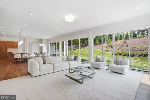 Living - 1917 Kenbar Ct, Mclean, VA 22101 photo 3 of 6
