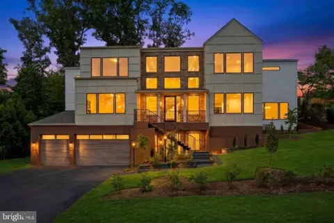 Exterior - 1917 Kenbar Ct, Mclean, VA 22101 photo 3 of 3