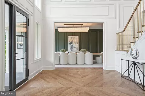 Entry Way - 1917 Kenbar Ct, Mclean, VA 22101 photo 6 of 17