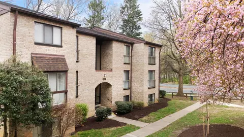 2037 Royal Fern Ct #47/2C, Reston, VA 20191