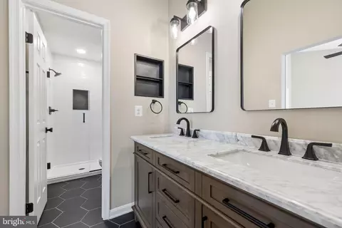 7800 Solomon Seal Dr, Springfield, VA 22152 photo 34