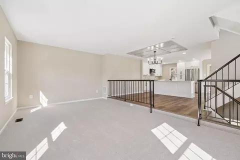 7800 Solomon Seal Dr, Springfield, VA 22152 photo 8