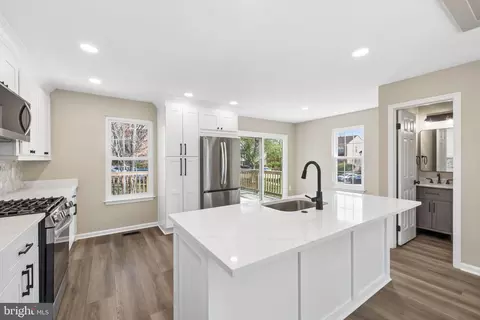 7800 Solomon Seal Dr, Springfield, VA 22152 photo 17