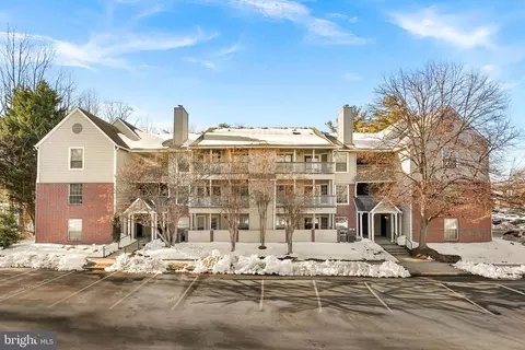 3916 Penderview Dr #428, Fairfax, VA 22033