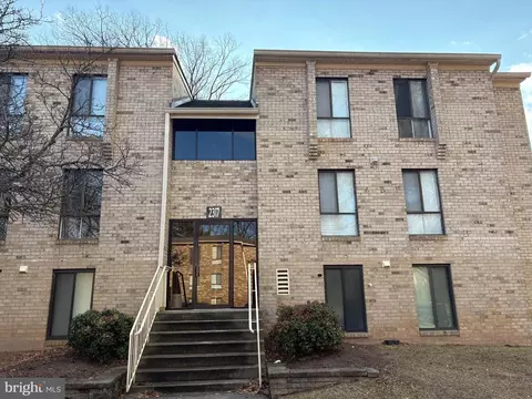 2317 Freetown Ct #11C, Reston, VA 20191