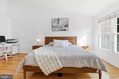 Bedroom - 8027 Tanworth Ct, Springfield, VA 22152 photo 2 of 6