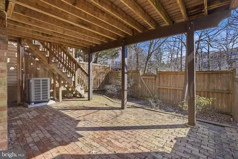 Exterior - 8027 Tanworth Ct, Springfield, VA 22152 photo 5 of 8