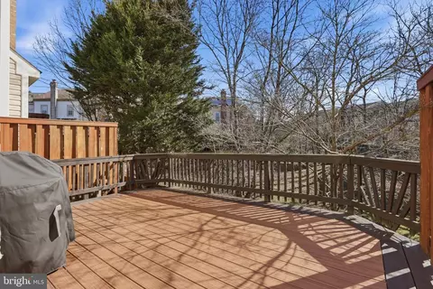 Exterior - 8027 Tanworth Ct, Springfield, VA 22152 photo 2 of 8