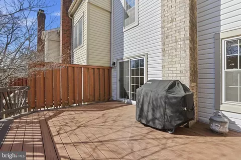 Exterior - 8027 Tanworth Ct, Springfield, VA 22152 photo 3 of 8