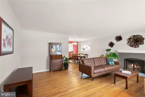 Living - 8108 Carrick Ln, Springfield, VA 22151 photo 1 of 4