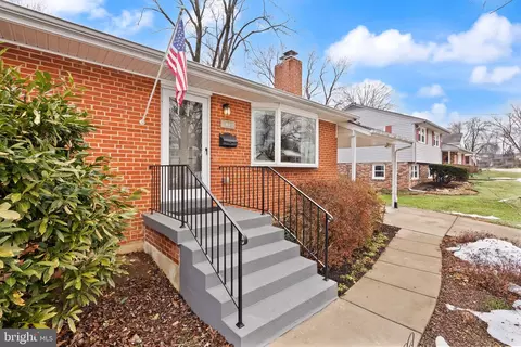 Exterior - 8108 Carrick Ln, Springfield, VA 22151 photo 2 of 9