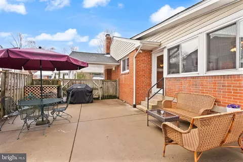 Exterior - 8108 Carrick Ln, Springfield, VA 22151 photo 7 of 9