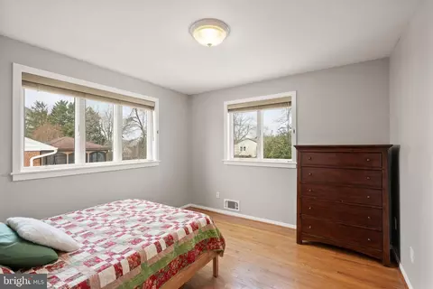 Bedroom - 8108 Carrick Ln, Springfield, VA 22151 photo 5 of 8
