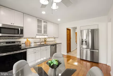 1838 Golf View Ct, Reston, VA 20190 photo 16