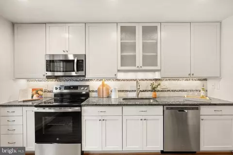 1838 Golf View Ct, Reston, VA 20190 photo 17