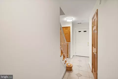1838 Golf View Ct, Reston, VA 20190 photo 18