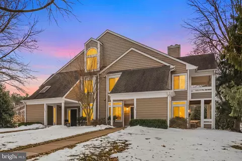 12304 Fort Buffalo Cir #467, Fairfax, VA 22033