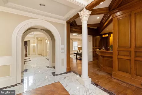 Entry Way - 8537 Old Dominion Dr, Mclean, VA 22102 photo 6 of 16