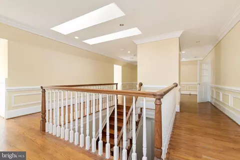 Entry Way - 8537 Old Dominion Dr, Mclean, VA 22102 photo 15 of 16