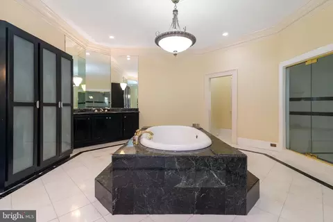 Bath - 8537 Old Dominion Dr, Mclean, VA 22102 photo 1 of 7