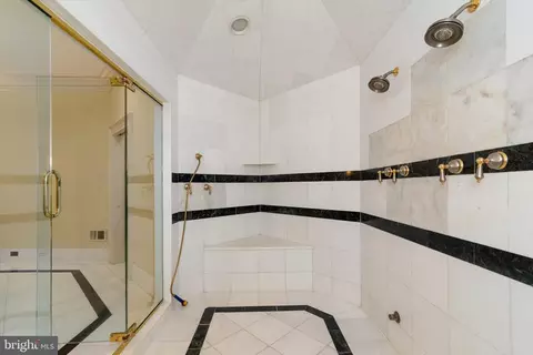 Bath - 8537 Old Dominion Dr, Mclean, VA 22102 photo 3 of 7