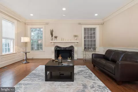 Living - 8537 Old Dominion Dr, Mclean, VA 22102 photo 3 of 5
