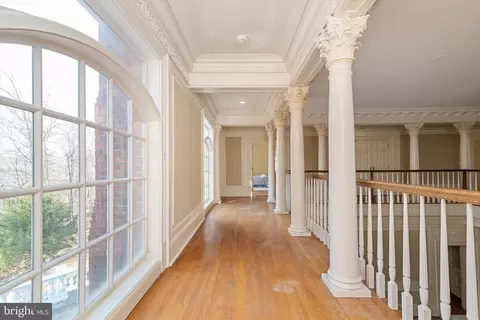 Entry Way - 8537 Old Dominion Dr, Mclean, VA 22102 photo 13 of 16