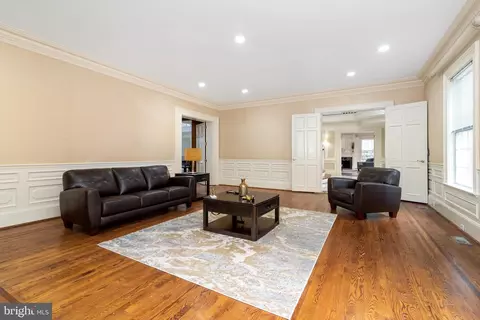 Living - 8537 Old Dominion Dr, Mclean, VA 22102 photo 4 of 5