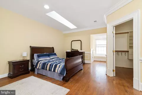 Bedroom - 8537 Old Dominion Dr, Mclean, VA 22102 photo 9 of 11