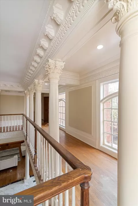 Entry Way - 8537 Old Dominion Dr, Mclean, VA 22102 photo 14 of 16
