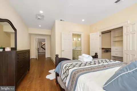 Bedroom - 8537 Old Dominion Dr, Mclean, VA 22102 photo 7 of 11
