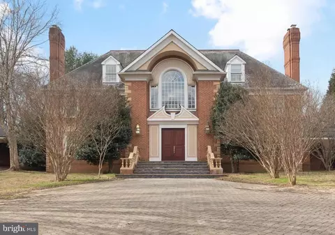 Exterior - 8537 Old Dominion Dr, Mclean, VA 22102 photo 1 of 3