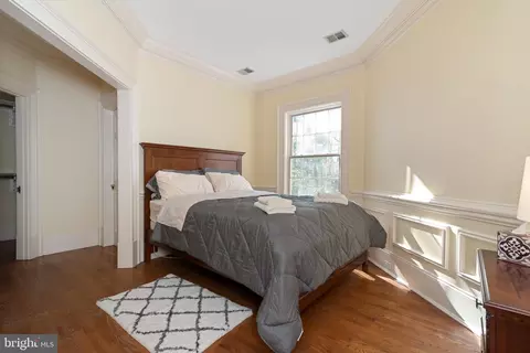 Bedroom - 8537 Old Dominion Dr, Mclean, VA 22102 photo 4 of 11