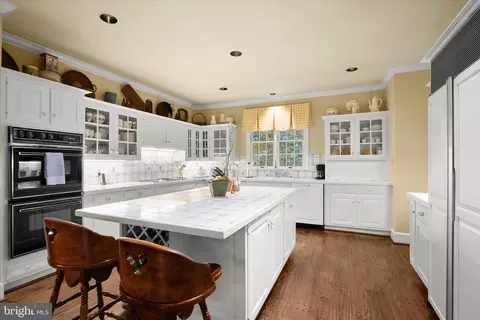 Kitchen - 949 Bellview Rd, Mclean, VA 22102 photo 2 of 3