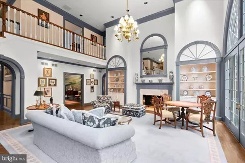 Living - 949 Bellview Rd, Mclean, VA 22102 photo 4 of 7