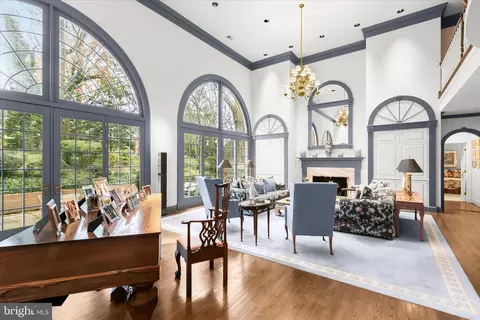 Living - 949 Bellview Rd, Mclean, VA 22102 photo 6 of 7