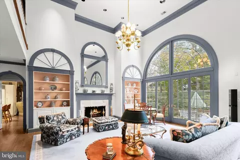 Living - 949 Bellview Rd, Mclean, VA 22102 photo 5 of 7