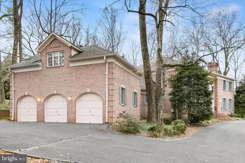 Exterior - 949 Bellview Rd, Mclean, VA 22102 photo 6 of 8