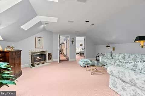 Bedroom - 949 Bellview Rd, Mclean, VA 22102 photo 3 of 7