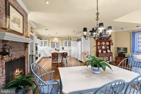 Kitchen - 949 Bellview Rd, Mclean, VA 22102 photo 3 of 3