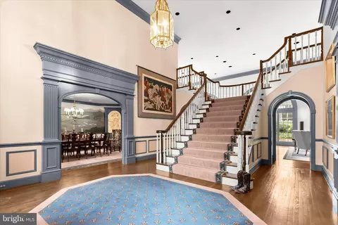 Entry Way - 949 Bellview Rd, Mclean, VA 22102 photo 2 of 6
