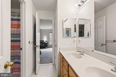 Entry Way - 8020 Pohick Rd, Springfield, VA 22153 photo 6 of 9