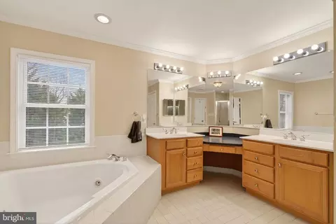 Bath - 8020 Pohick Rd, Springfield, VA 22153 photo 1 of 3