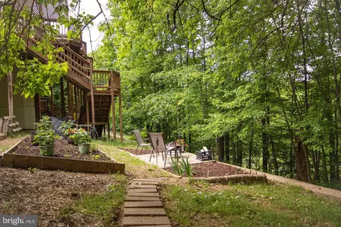 Exterior - 8020 Pohick Rd, Springfield, VA 22153 photo 3 of 8