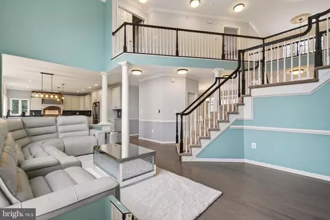 Entry Way - 8020 Pohick Rd, Springfield, VA 22153 photo 3 of 9
