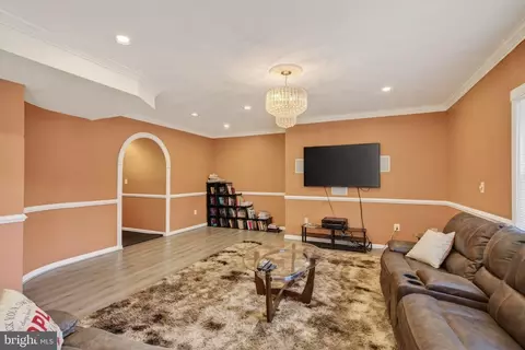 Living - 8020 Pohick Rd, Springfield, VA 22153 photo 4 of 4